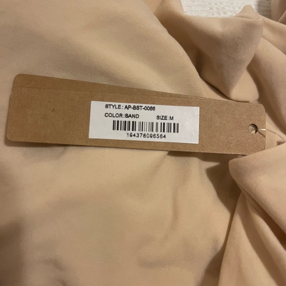 BRAND NEW SKIMS! Fits everybody cami bodysuit never worn - Picture 4 of 5